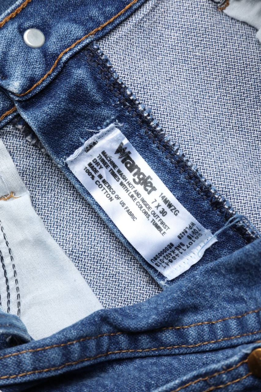 Carou WRANGLER Raw Denim Straight Cut Jeans mit Logo-Patch Sonderangebot