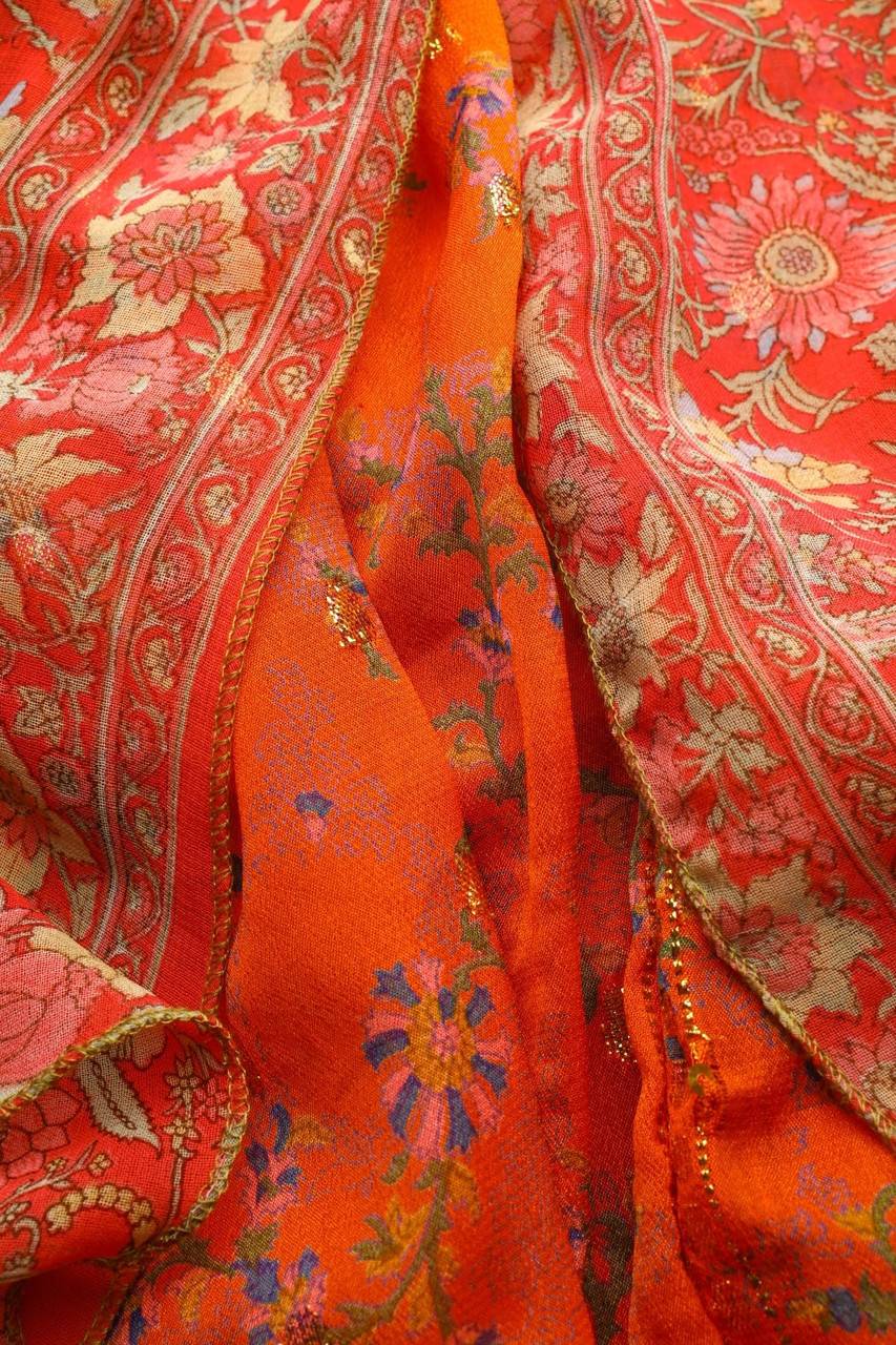Carou Ohne Label Seidenkleid mit Muster Valentinstagsangebot