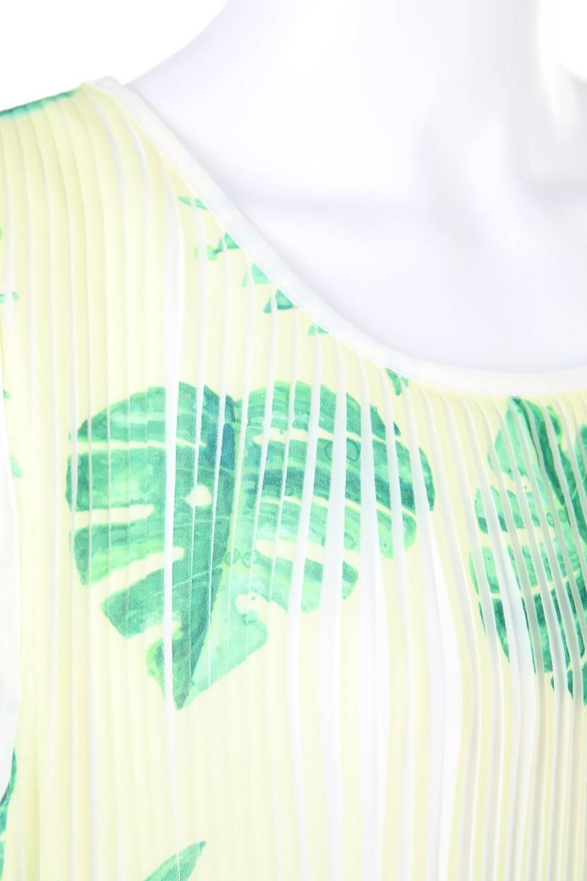 Carou Ohne Label Plissee-Minikleid mit Tropical Print Schlussverkauf
