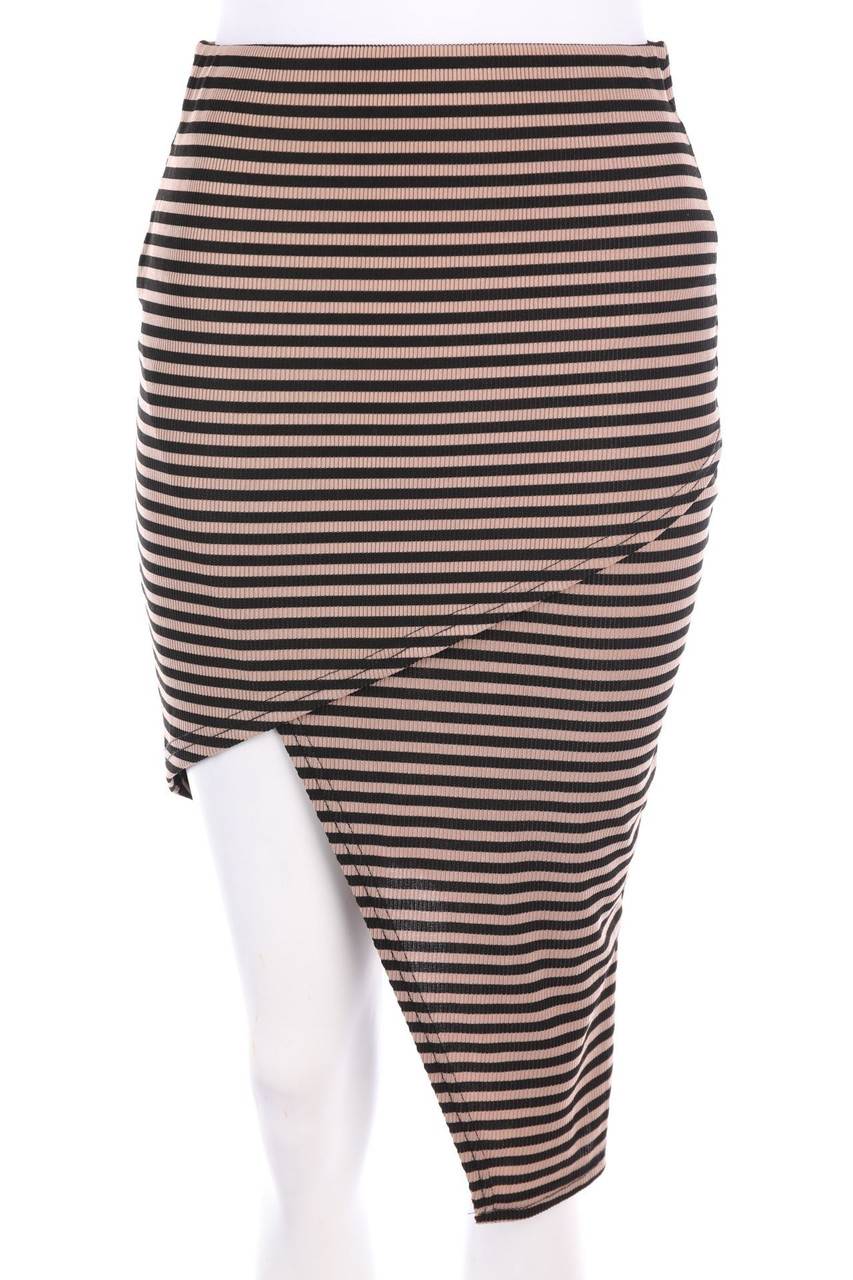 Carou Boohoo Minirock mit asymmetrischem Schnitt im Angebot