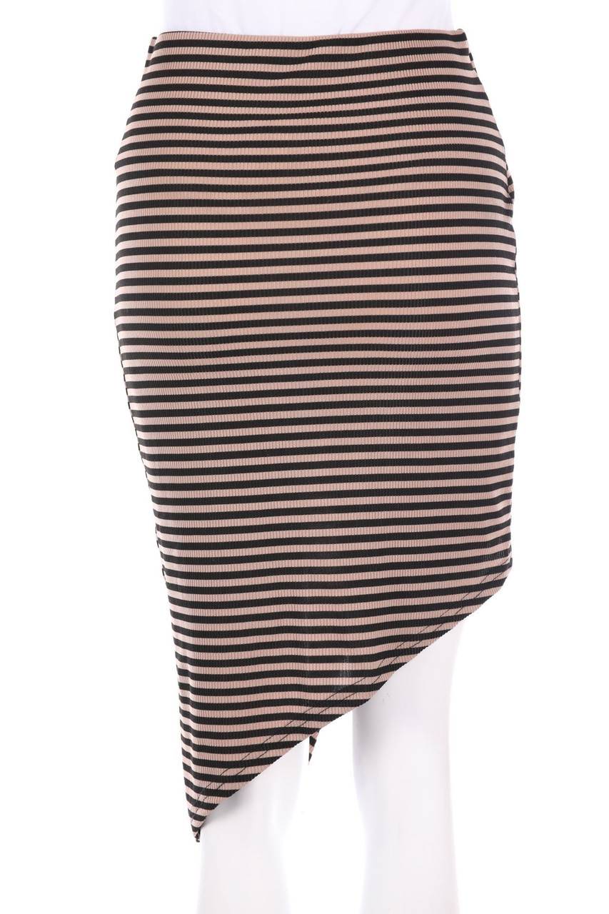 Carou Boohoo Minirock mit asymmetrischem Schnitt im Angebot