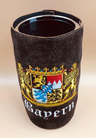 ﻿Pezzo D'oro Bergheimer Weinkühler bestickt mit Bayernwappen, Ledermanschette (echt Leder ),Trachtenoptik 50% Rabatt mit kostenlosem Versand