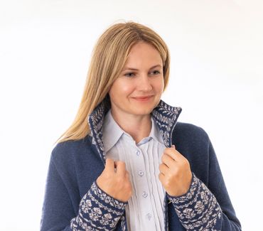 Pezzo D'oro Damenstrickmantel,nachtblau,Strick mit Jacquardbordüre,Doppelstrick,made in Bayern Speichern exportieren