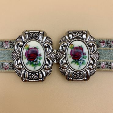 Pezzo D'oro Dirndlschließe Rosenmotiv rot,Schürzenschließe,antiksilber Große Rabatte
