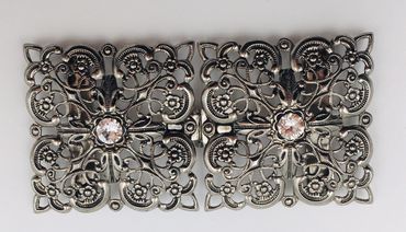 Pezzo D'oro Dirndlspangerl, Schürzenschließe, Swarovskisteine, altsilber Räumungsverkauf