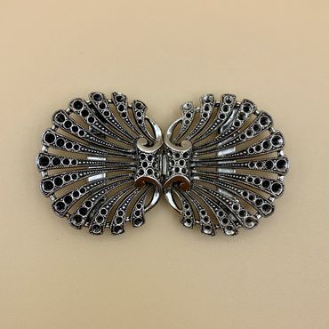 Pezzo D'oro Schürzenschließe, filigrane Pfauenfeder, altsilber,2 tlg Blitzverkäufe