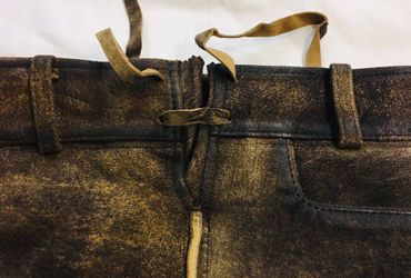 Pezzo D'oro Trachtenlederhose kurz, mit Gürtel Bayernwappen, antikfarben braun Wildbock Blitzangebot